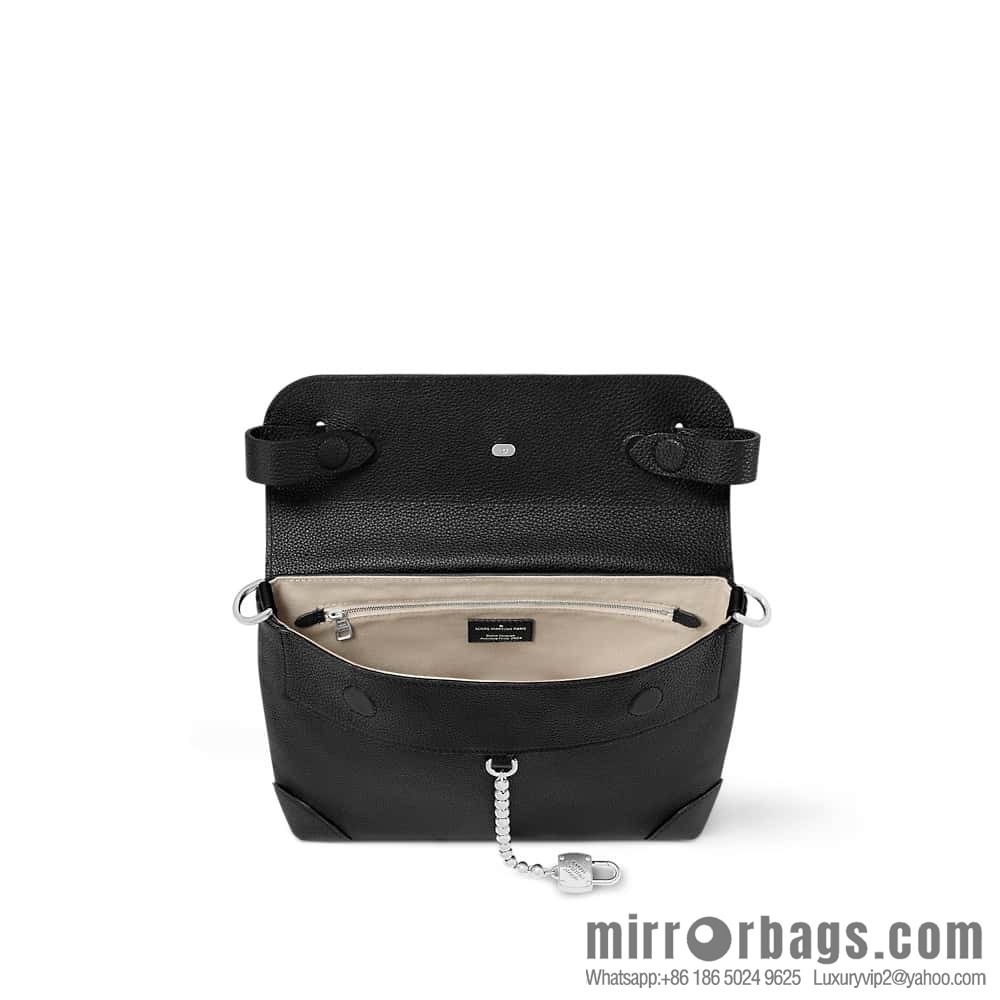 [Boutique‑grade] M11607 black full leather, men's bag messenger bag series, this Steamer Crossbody handbag.