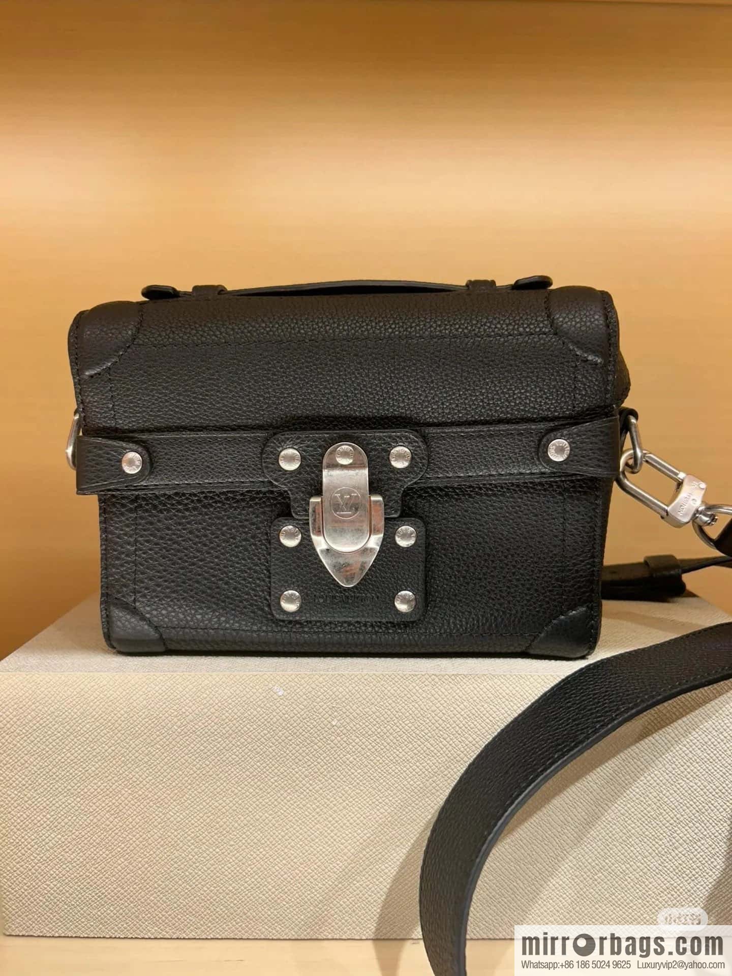 [Boutique‑grade] M11516 black full leather, men's bag box bag series, the new Soul Trunk handbag of the season