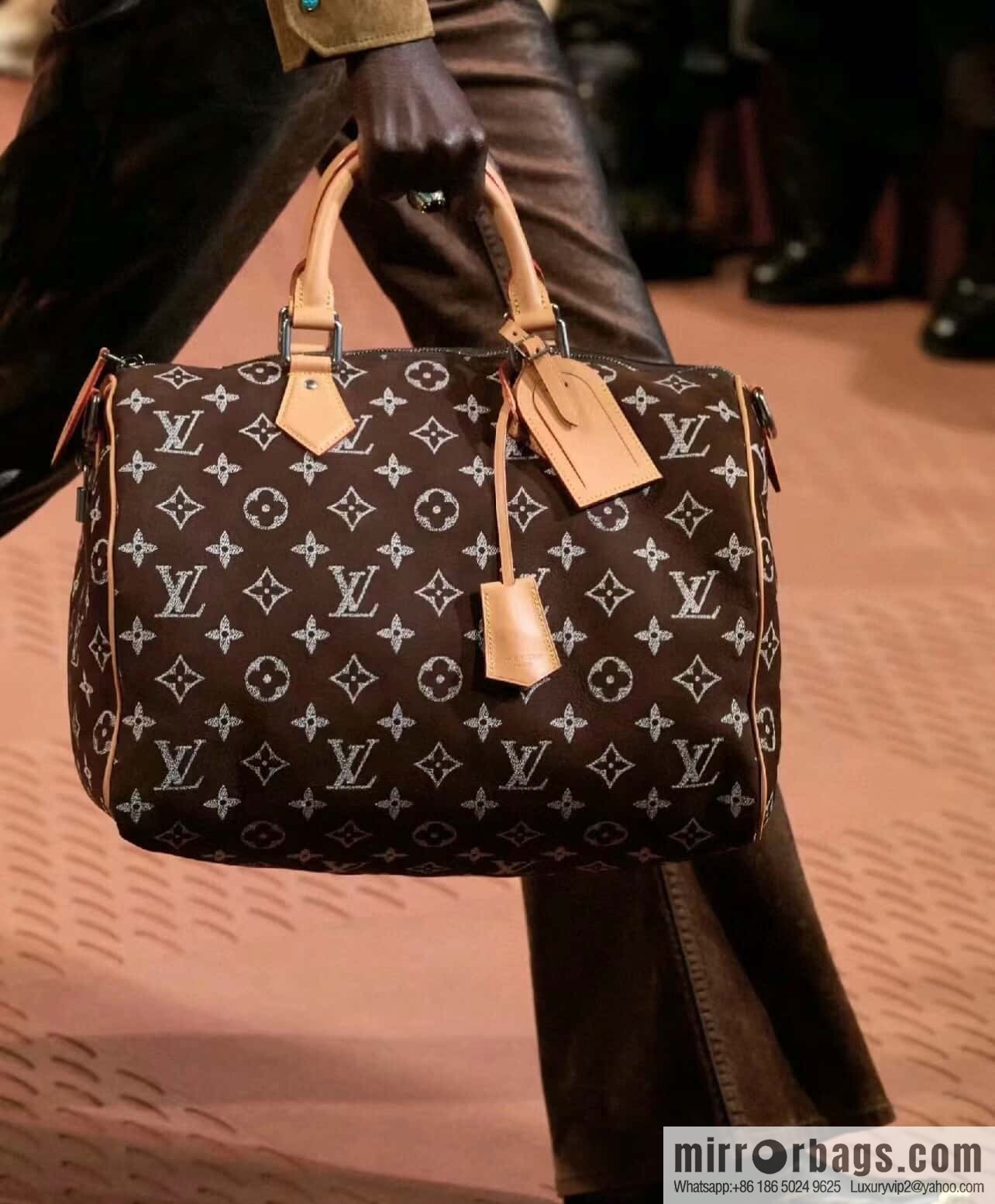 [Boutique‑grade] M24428 grinding dark brown, pillow bag speedy series Speedy P9 Bandoulière 40 Monogram Leather handbag