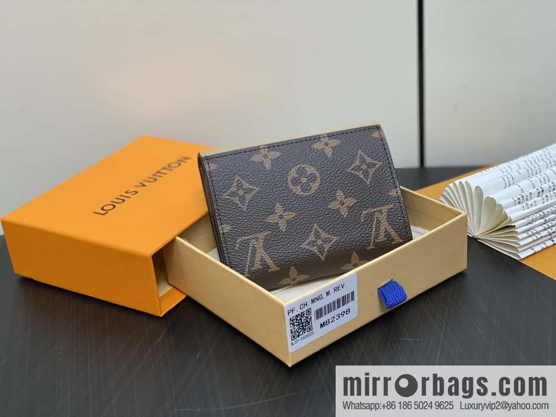 [Boutique‑grade] M82398 khaki, three-fold wallet series Victorine wallet