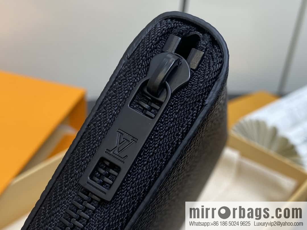 [Boutique‑grade] M80334 black, full leather single zipper wallet series, this horizontal Zippy wallet.