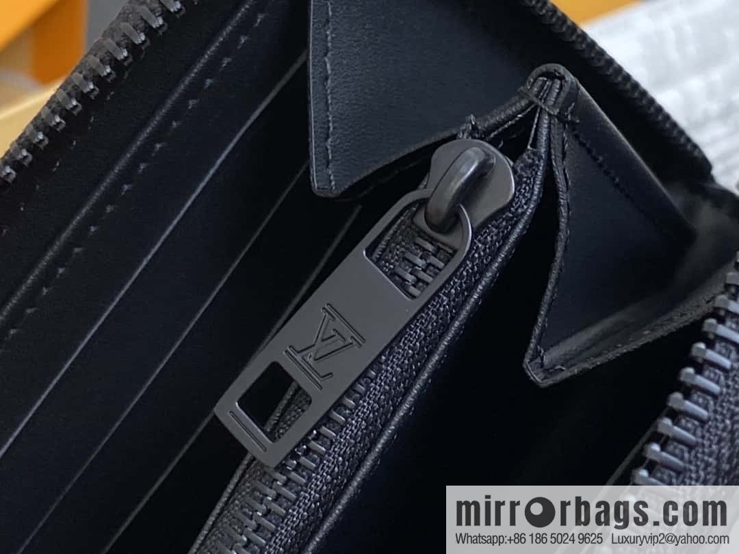 [Boutique‑grade] M80334 black, full leather single zipper wallet series, this horizontal Zippy wallet.