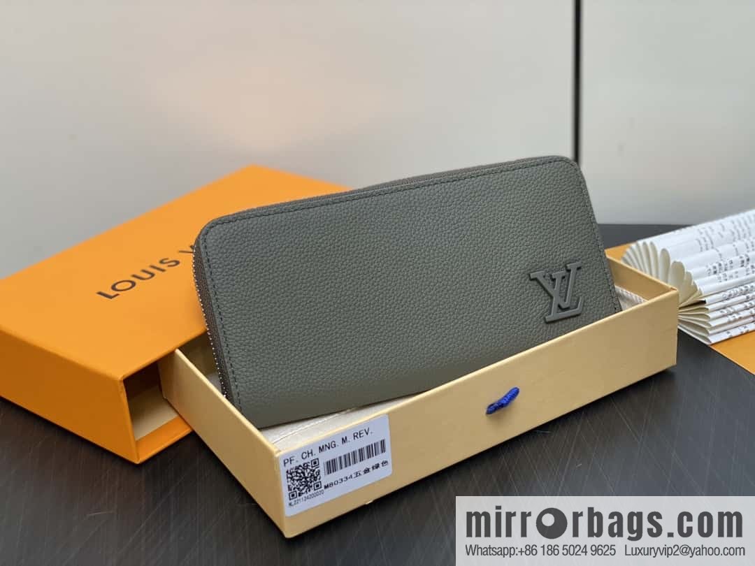 [Premium‑quality] M80334 green full leather single zipper wallet series, this horizontal Zippy wallet.