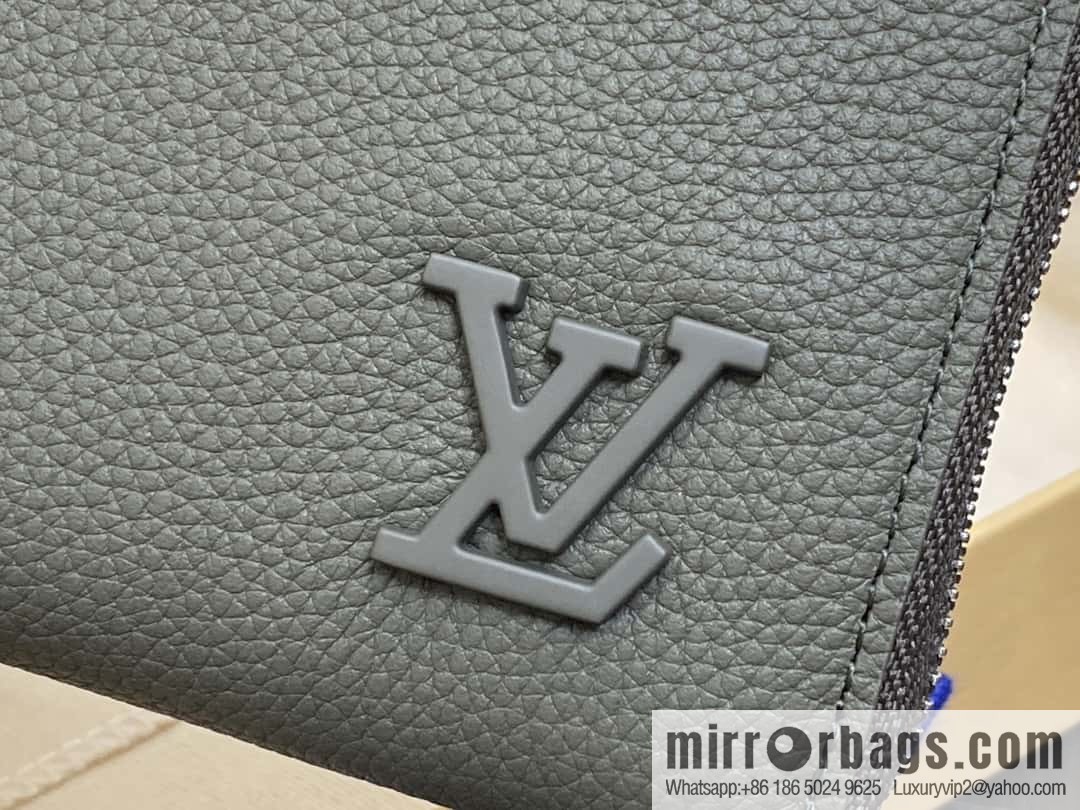 [Premium‑quality] M80334 green full leather single zipper wallet series, this horizontal Zippy wallet.