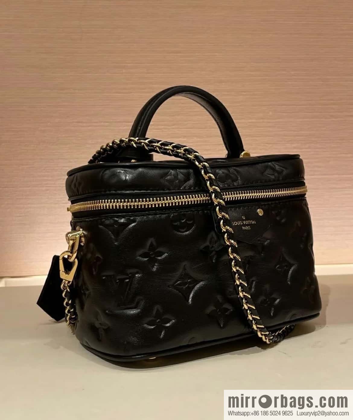 [Boutique‑grade] M25123 black, full leather embossed cosmetic bag series, variable size chip version M25219 white M25123 black, this Vanity small handbag.