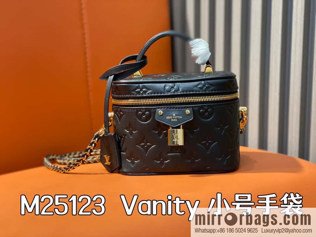 [Boutique‑grade] M25123 black, full leather embossed cosmetic bag series, variable size chip version M25219 white M25123 black, this Vanity small handbag.