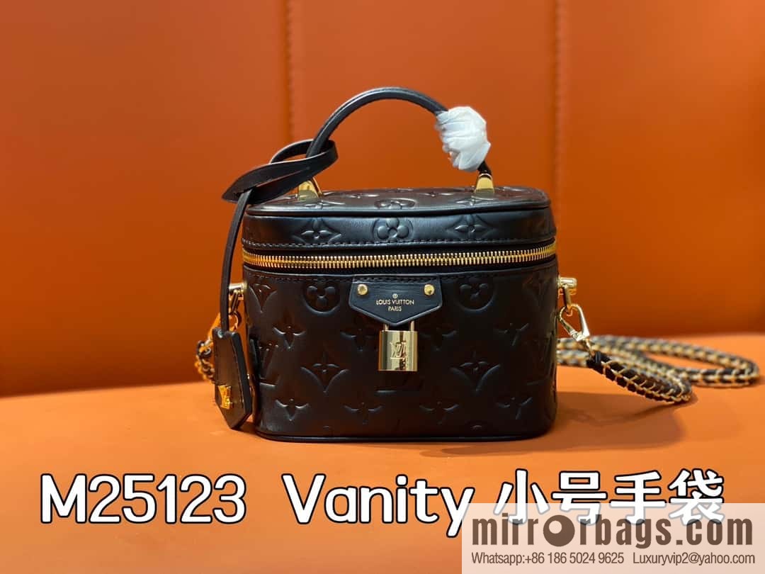 [Boutique‑grade] M25123 black, full leather embossed cosmetic bag series, variable size chip version M25219 white M25123 black, this Vanity small handbag.