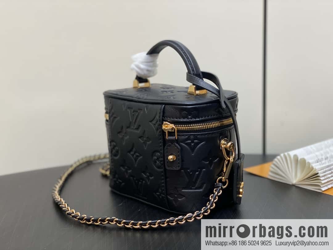 [Boutique‑grade] M25123 black, full leather embossed cosmetic bag series, variable size chip version M25219 white M25123 black, this Vanity small handbag.
