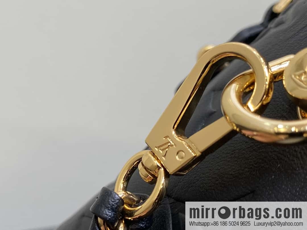 [Boutique‑grade] M25123 black, full leather embossed cosmetic bag series, variable size chip version M25219 white M25123 black, this Vanity small handbag.