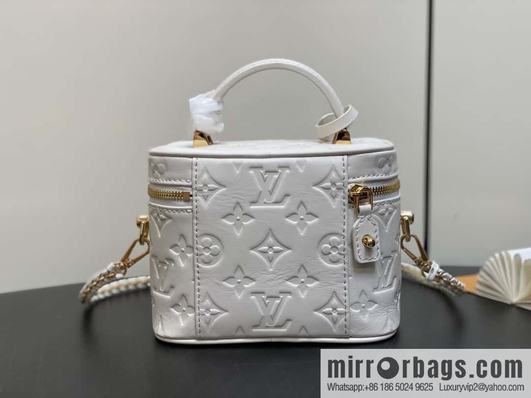[Boutique‑grade] M25129 white, full leather embossed cosmetic bag series, variable size chip version M25219 white M25123 black, this Vanity small handbag.
