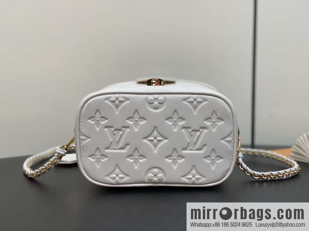 [Boutique‑grade] M25129 white, full leather embossed cosmetic bag series, variable size chip version M25219 white M25123 black, this Vanity small handbag.