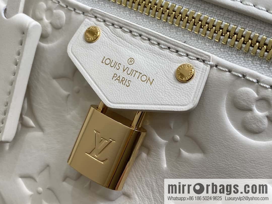[Boutique‑grade] M25129 white, full leather embossed cosmetic bag series, variable size chip version M25219 white M25123 black, this Vanity small handbag.