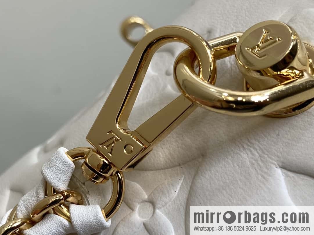 [Boutique‑grade] M25129 white, full leather embossed cosmetic bag series, variable size chip version M25219 white M25123 black, this Vanity small handbag.