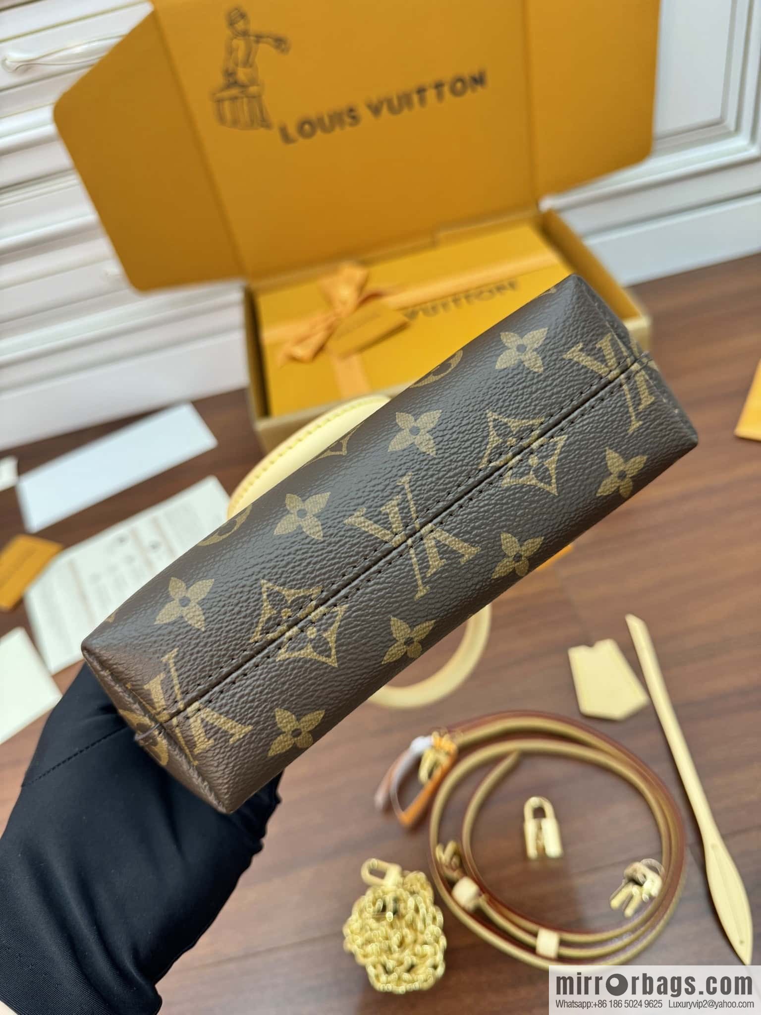 LV M12019 Lockit BB