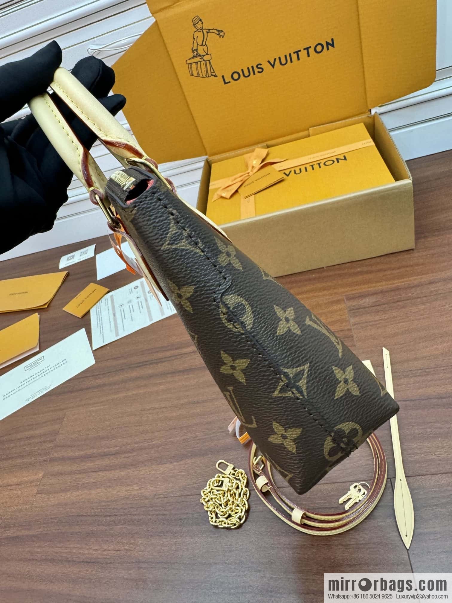 LV M12019 Lockit BB