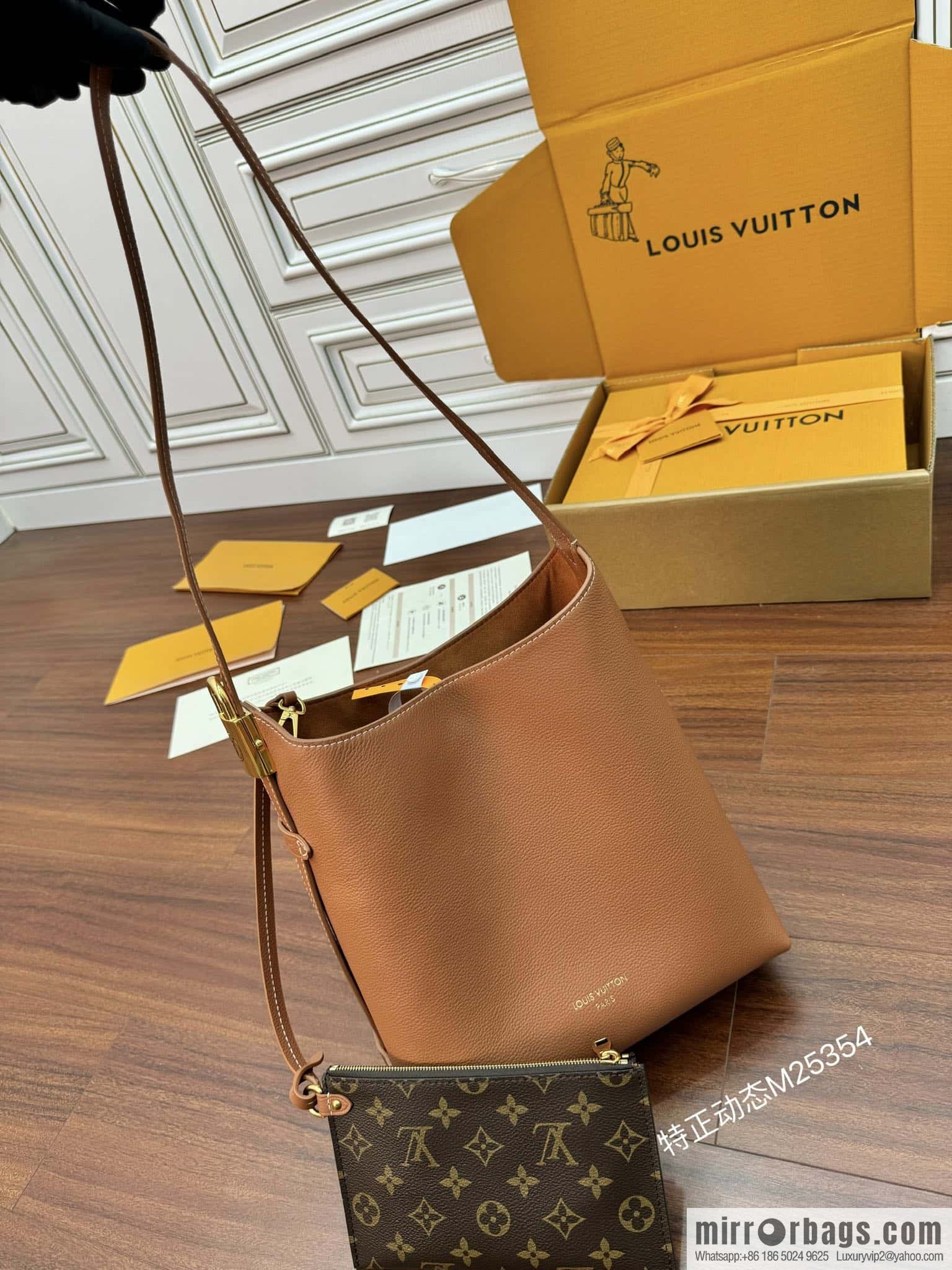 LV M25354 Low Key Hobo PM
