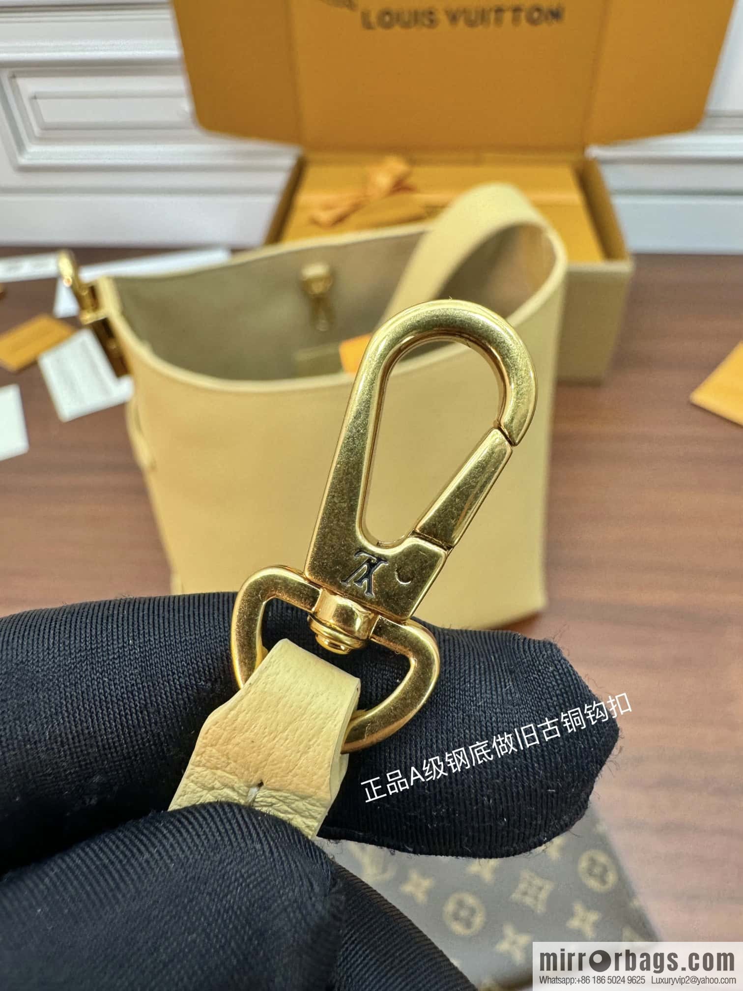 LV M25353 New Low Key Hobo PM