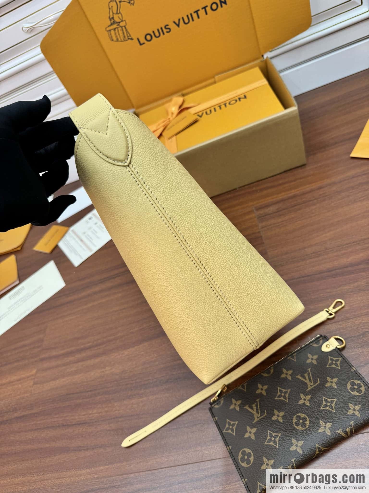 LV M25353 New Low Key Hobo PM