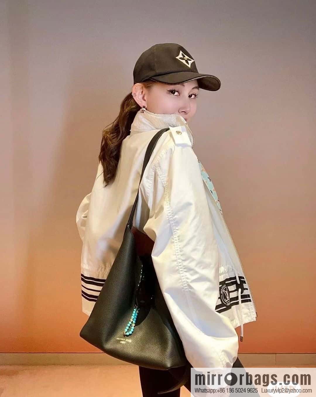 LV M25352 Low Key Hobo PM