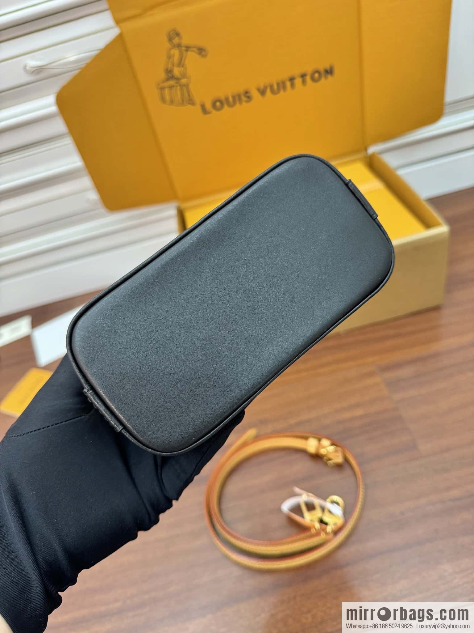 LV M46895 Nano Alma