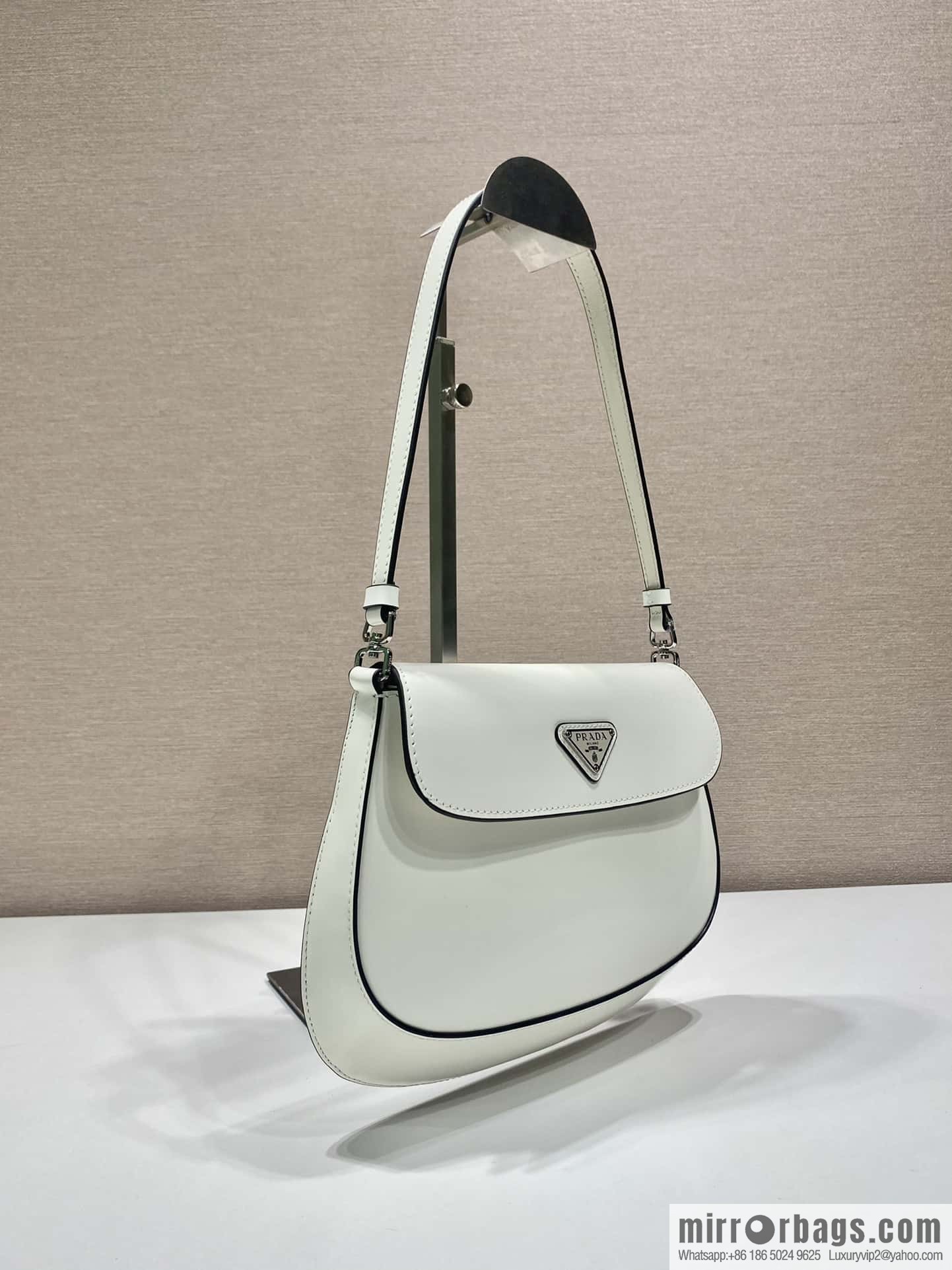 PRADA 🎉 new armpit bag 🎉 2022 new color medieval armpit bag 😘 1BD311