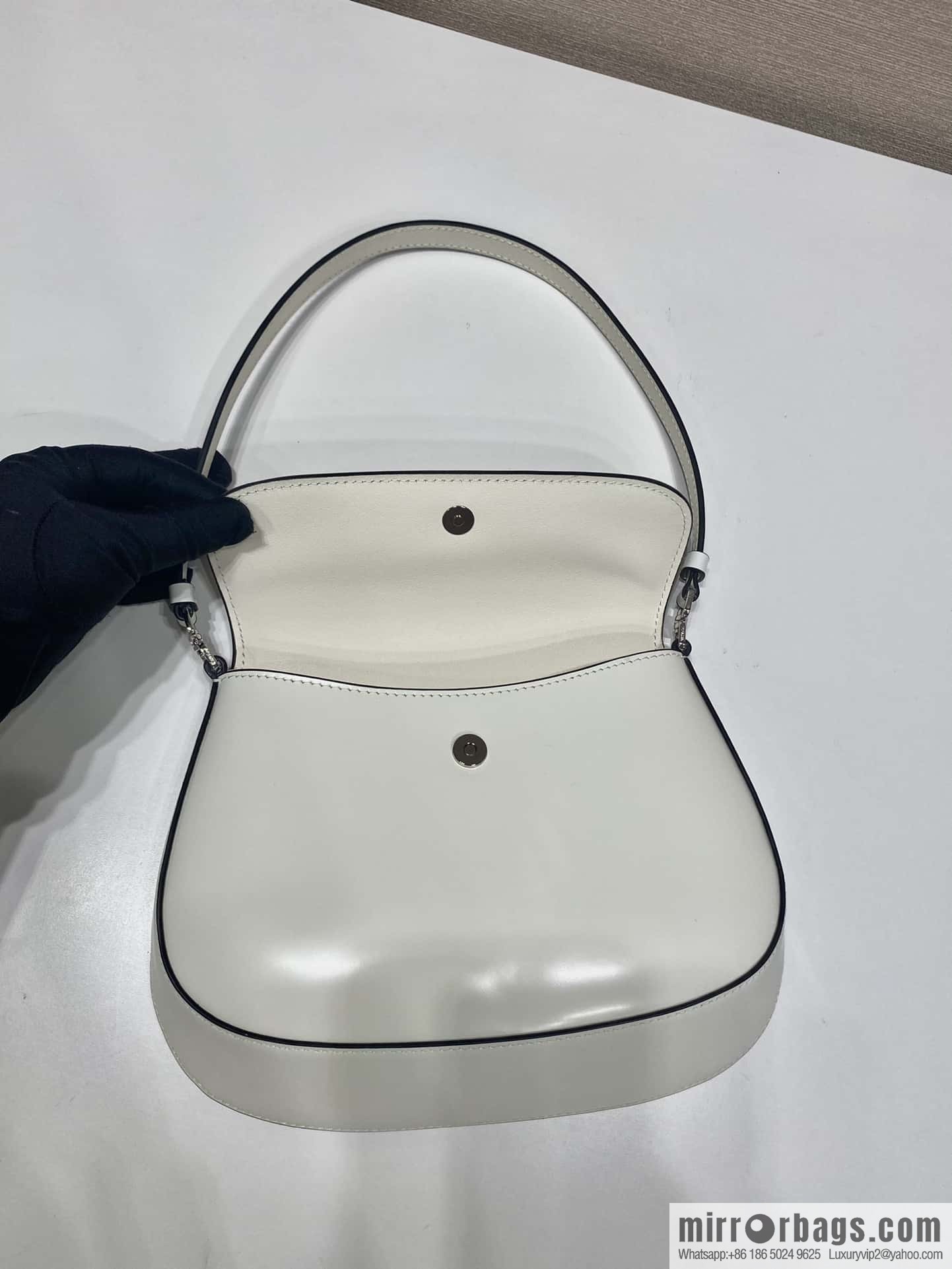 PRADA 🎉 new armpit bag 🎉 2022 new color medieval armpit bag 😘 1BD311