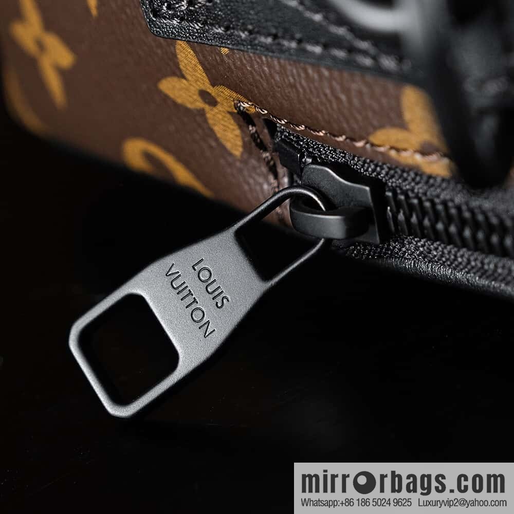 LV πππππ chip rhombus code messenger bag series #M