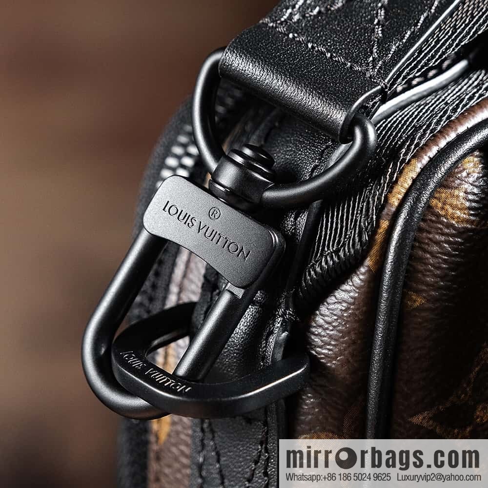 LV πππππ chip rhombus code messenger bag series #M