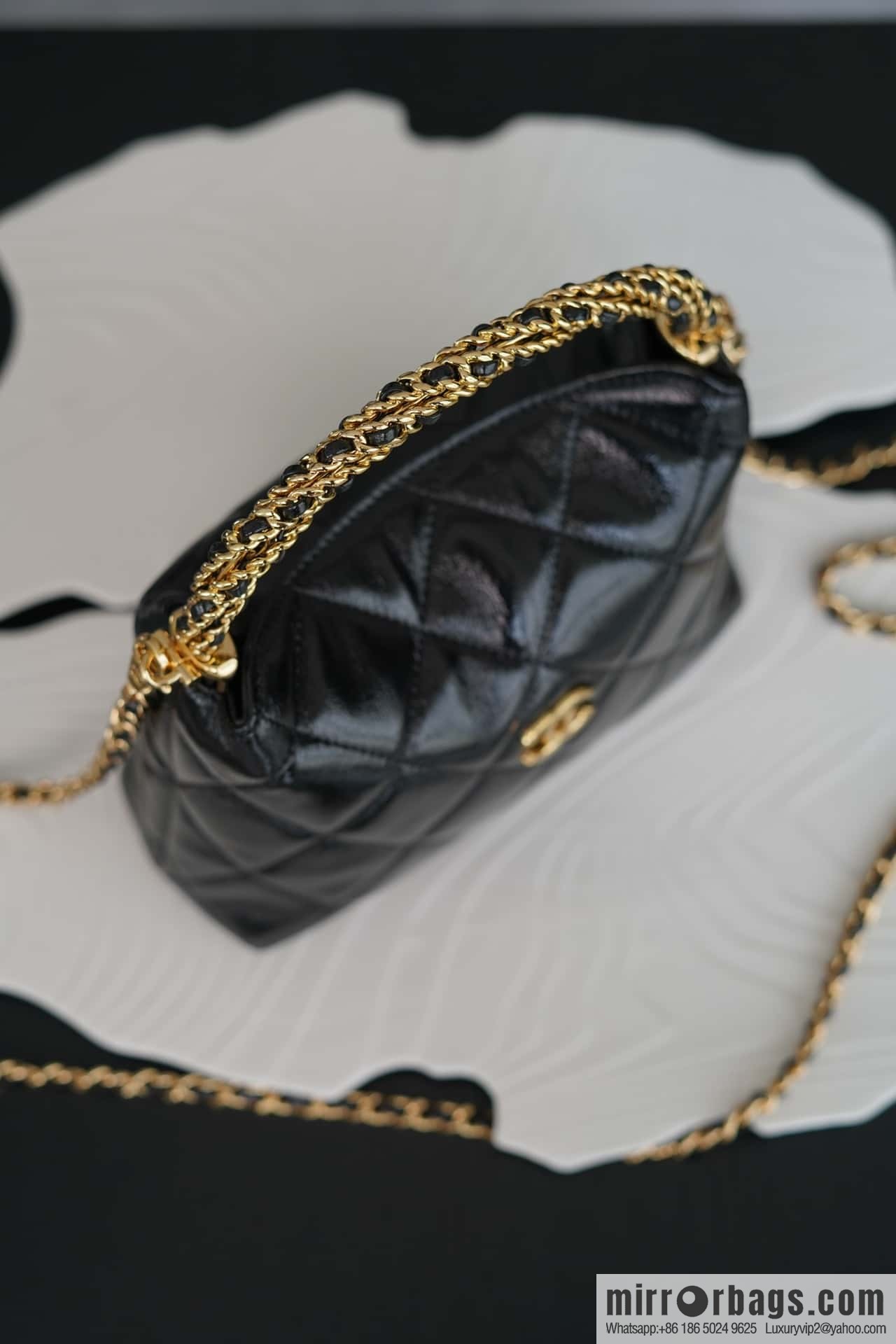 CHANEL 24b new thick chain handle, lunch box bag, black π€ AP4189 B17675 NZG79