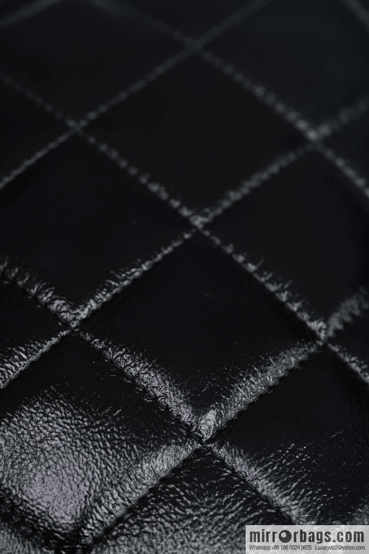 CHANEL 24b new thick chain handle, lunch box bag, black π€ AP4189 B17675 NZG79