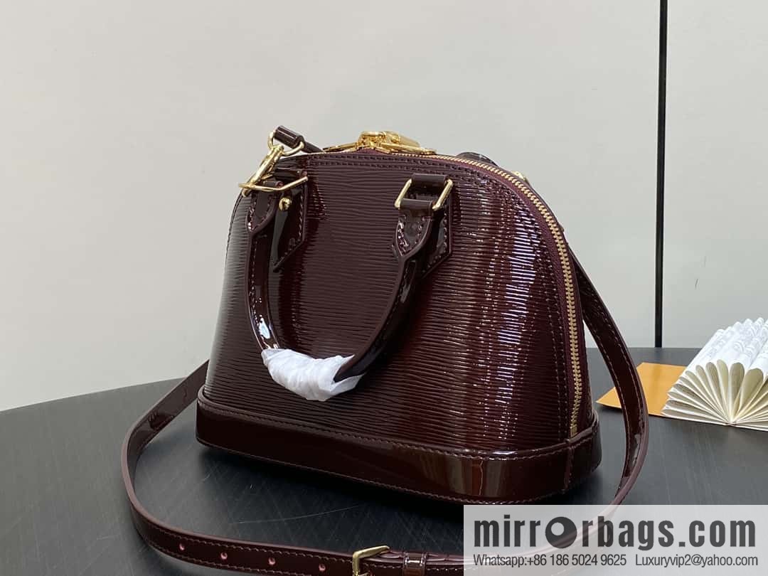 M40301 burgundy patent leather, water ripple shell bag series Alma shell BB handbag M24597 40301 apricot, water ripple (mirror patent leather) This Alma BB handbag