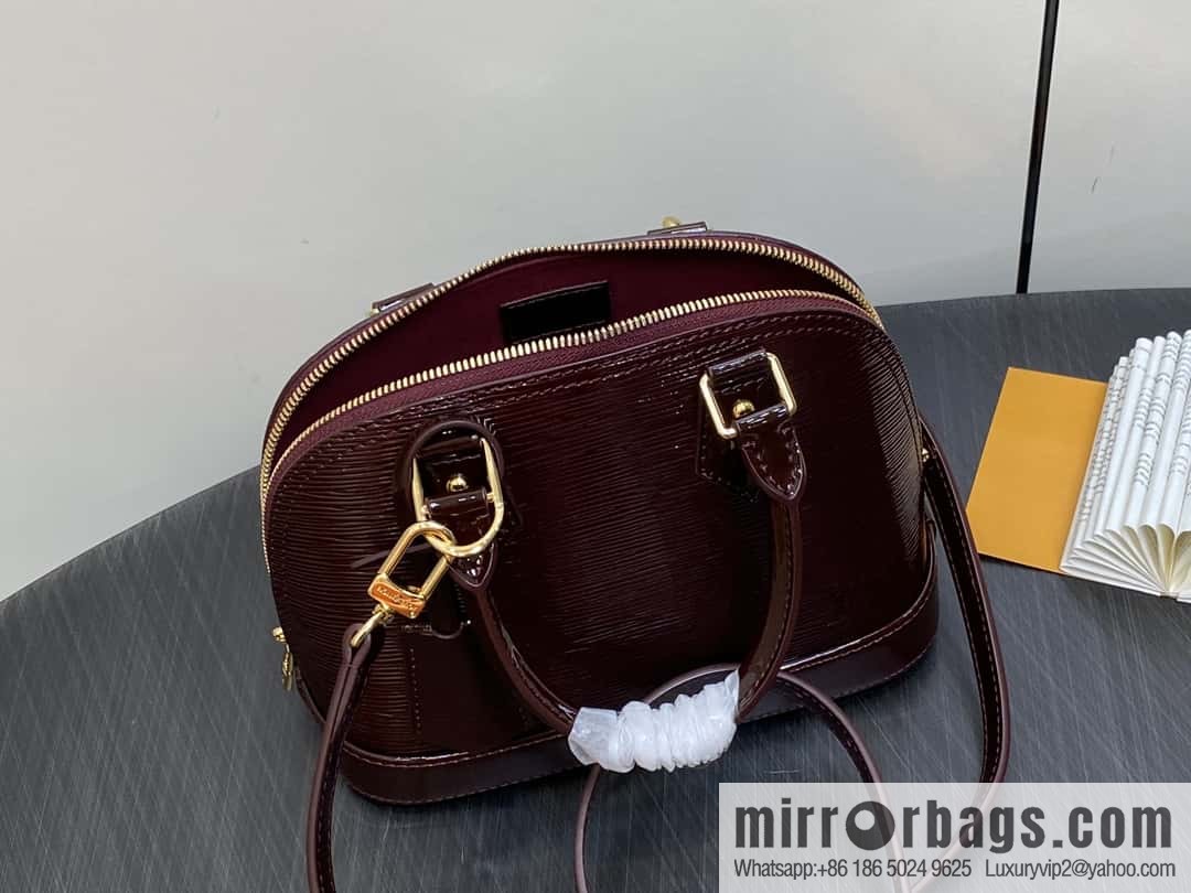 M40301 burgundy patent leather, water ripple shell bag series Alma shell BB handbag M24597 40301 apricot, water ripple (mirror patent leather) This Alma BB handbag