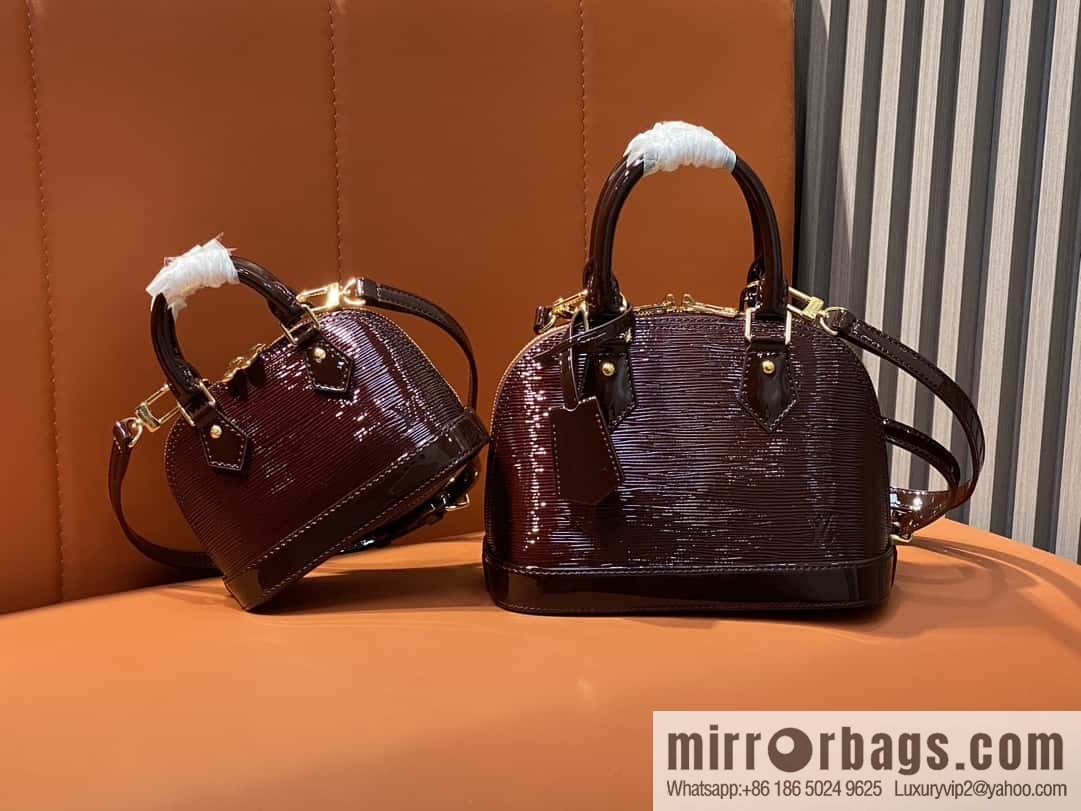 [Boutique‑grade] M81945 burgundy patent leather, patent leather shell bag series Nano Alma shell handbag M81945 83282 water ripple (mirror patent leather) classic Alma handbag