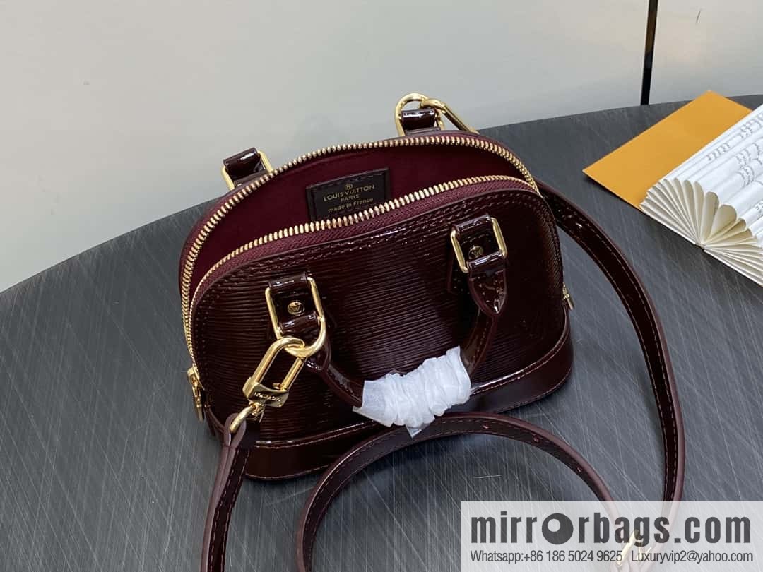 [Boutique‑grade] M81945 burgundy patent leather, patent leather shell bag series Nano Alma shell handbag M81945 83282 water ripple (mirror patent leather) classic Alma handbag