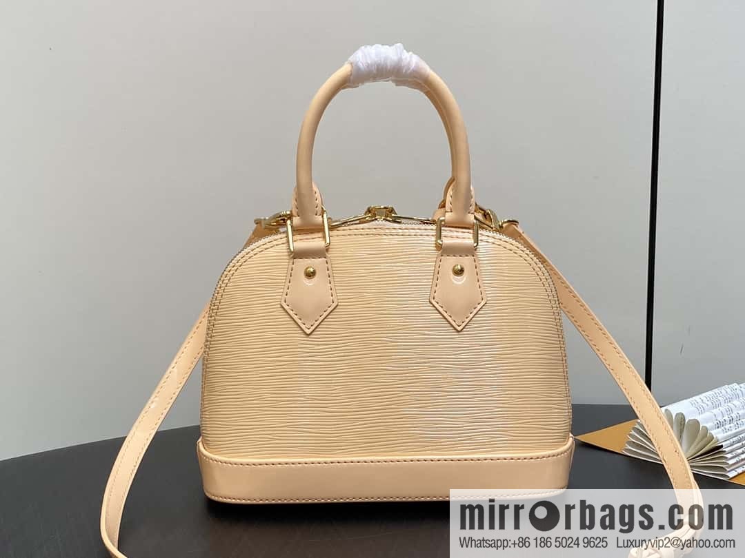 [Boutique‑grade] M40301 apricot patent leather, water ripple shell bag series Alma shell BB handbag