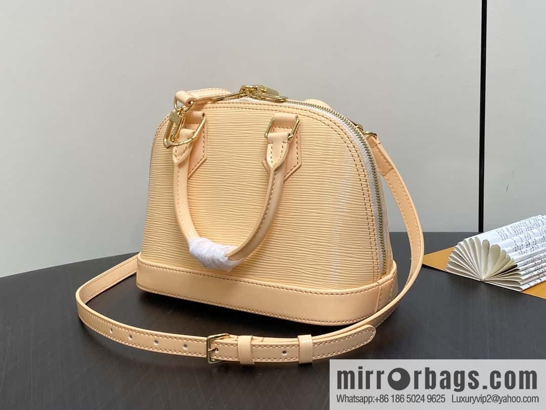 [Boutique‑grade] M40301 apricot patent leather, water ripple shell bag series Alma shell BB handbag