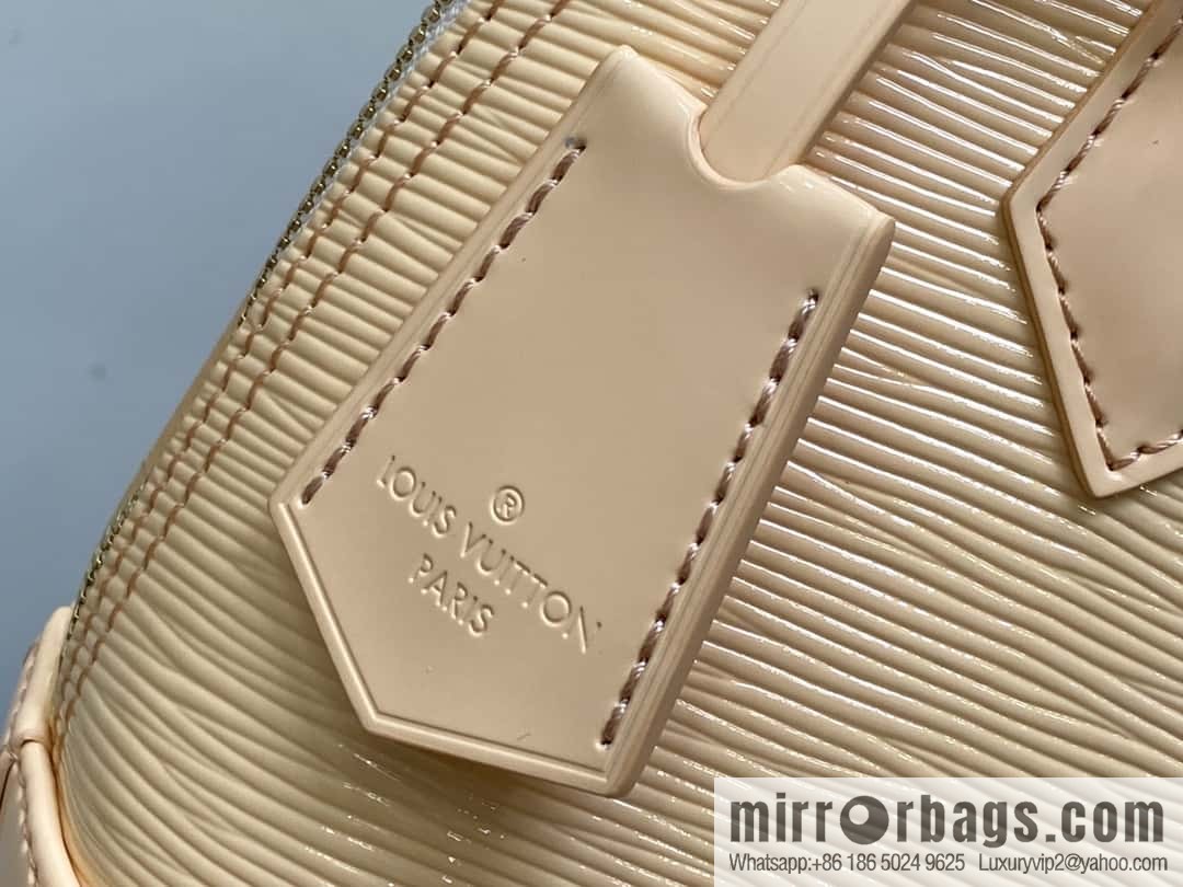 [Boutique‑grade] M40301 apricot patent leather, water ripple shell bag series Alma shell BB handbag