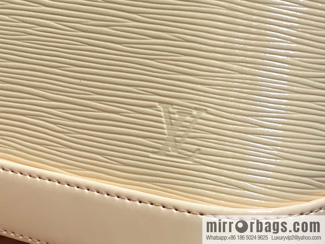[Boutique‑grade] M40301 apricot patent leather, water ripple shell bag series Alma shell BB handbag