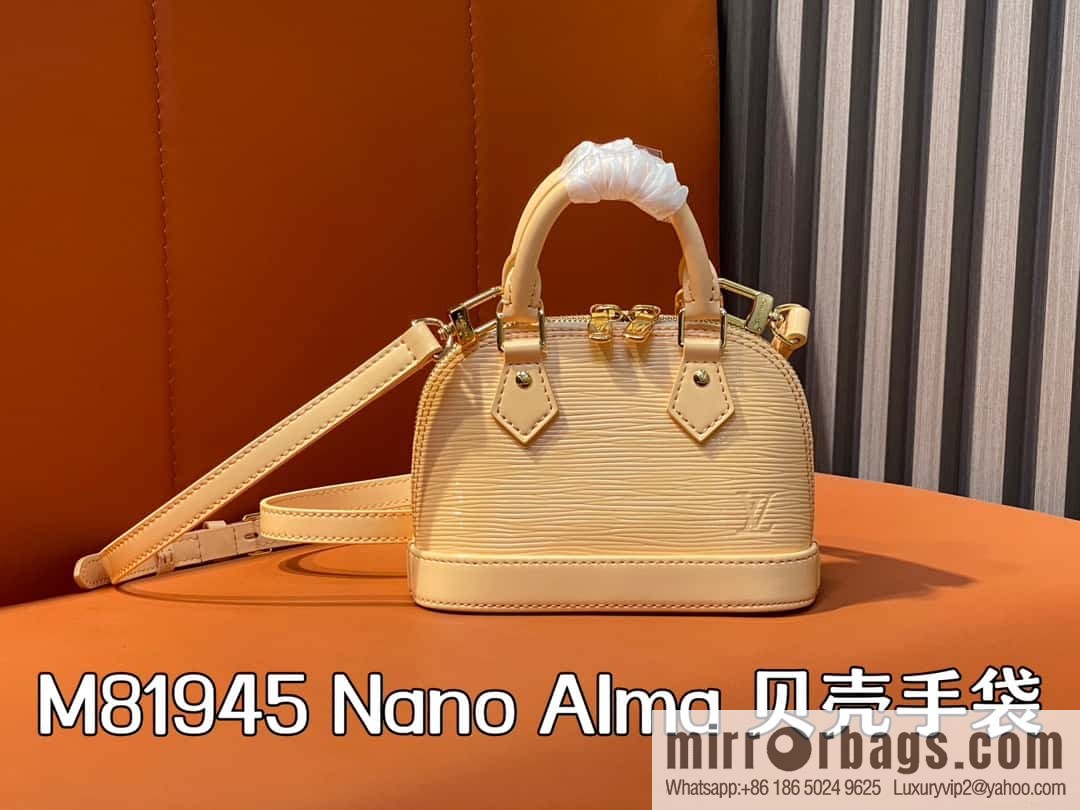 [Boutique‑grade] M81945 apricot patent leather, patent leather shell bag series Nano Alma shell handbag