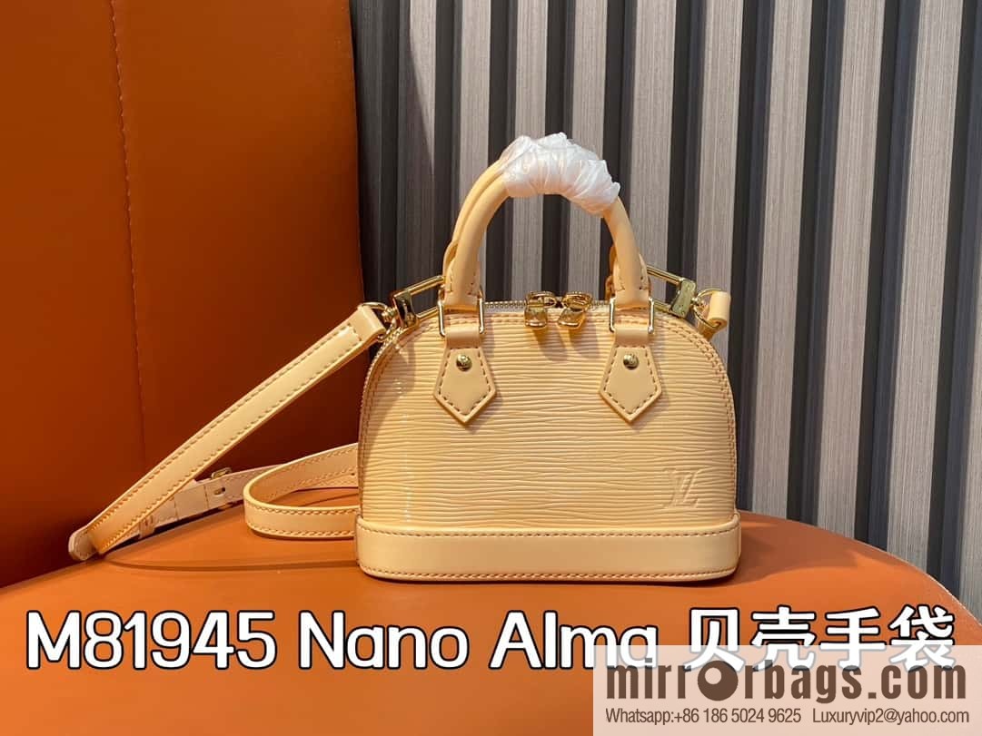 [Boutique‑grade] M81945 apricot patent leather, patent leather shell bag series Nano Alma shell handbag