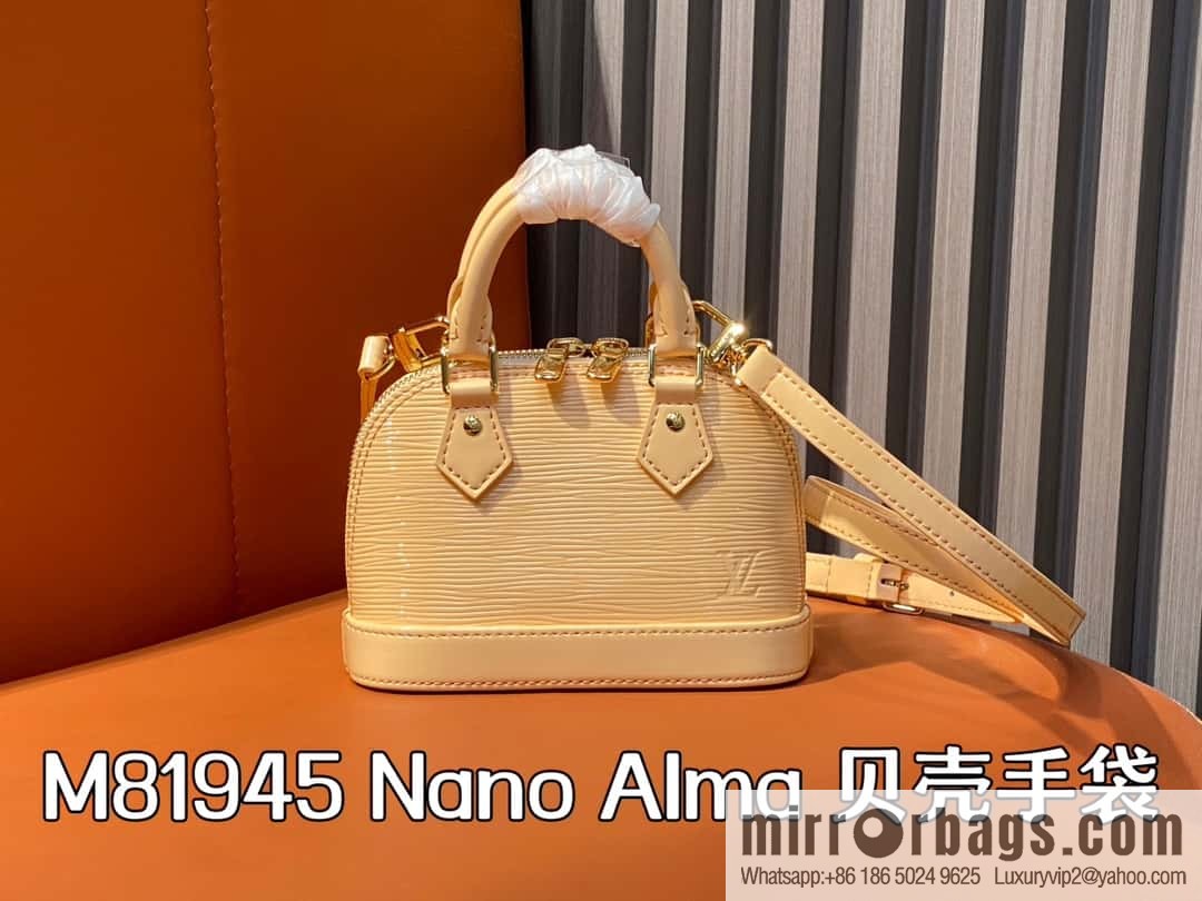 [Boutique‑grade] M81945 apricot patent leather, patent leather shell bag series Nano Alma shell handbag