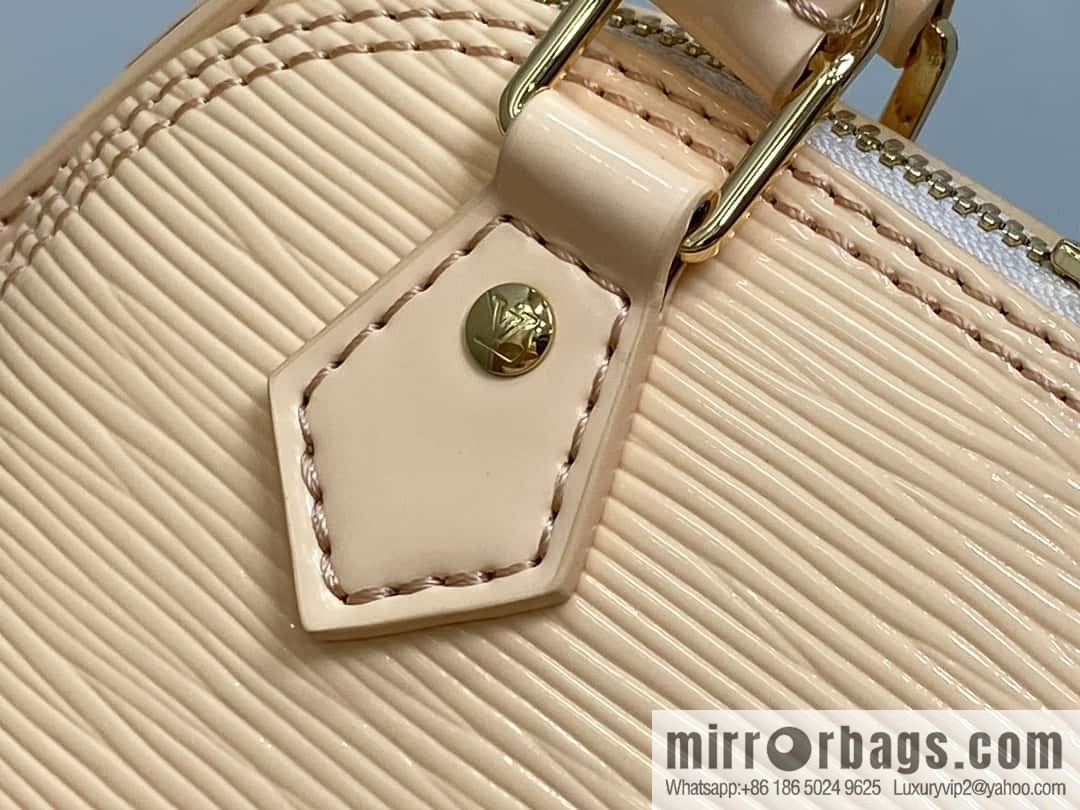 [Boutique‑grade] M81945 apricot patent leather, patent leather shell bag series Nano Alma shell handbag