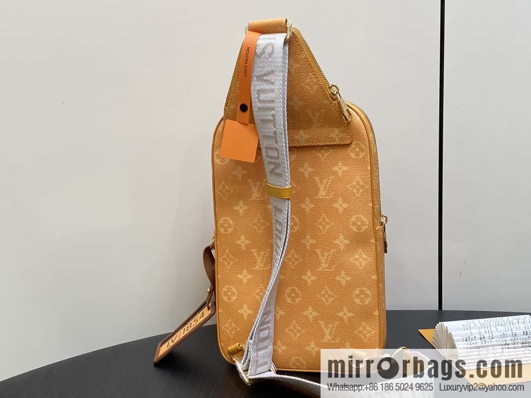 [Boutique‑grade] M12869 yellow (silk screen) men's bag breast bag series Avenue Slingbag NM handbag