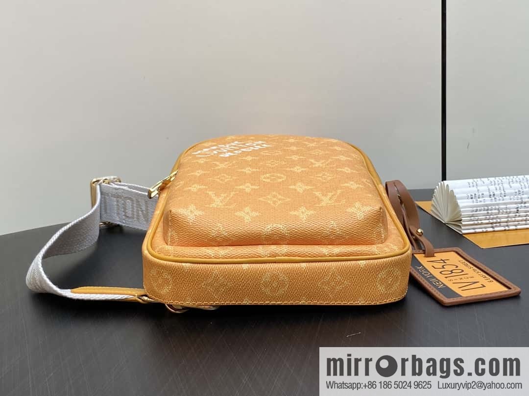 [Boutique‑grade] M12869 yellow (silk screen) men's bag breast bag series Avenue Slingbag NM handbag