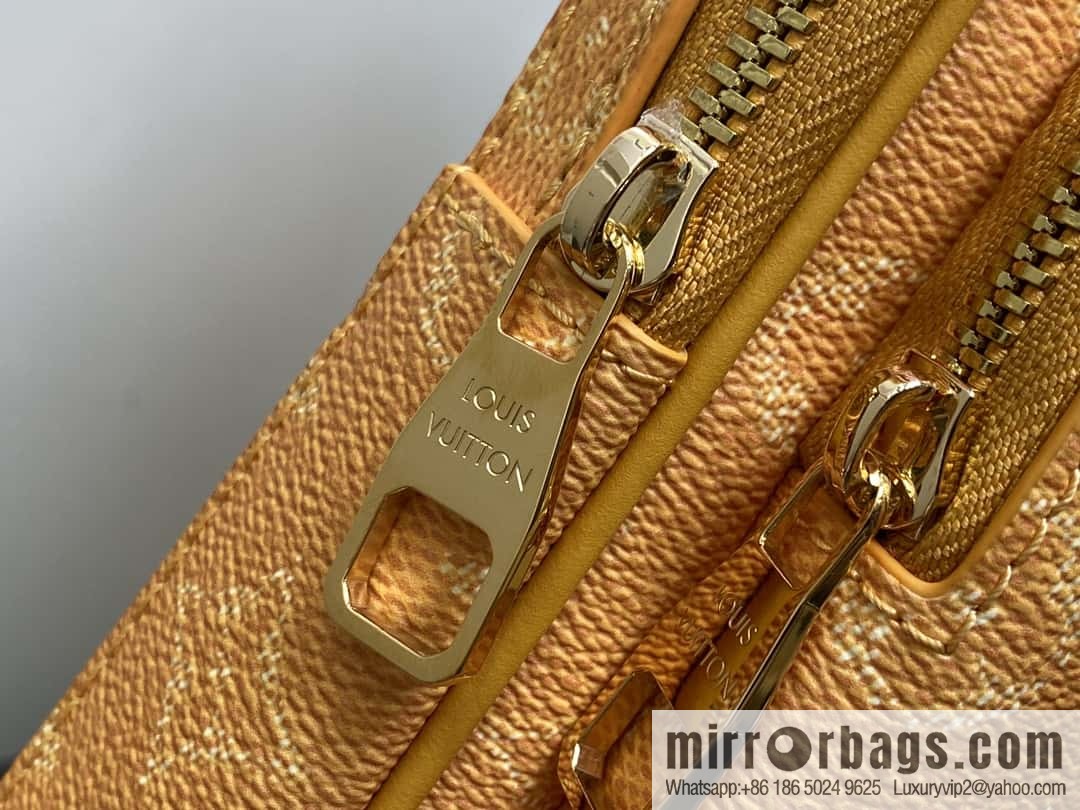 [Boutique‑grade] M12869 yellow (silk screen) men's bag breast bag series Avenue Slingbag NM handbag