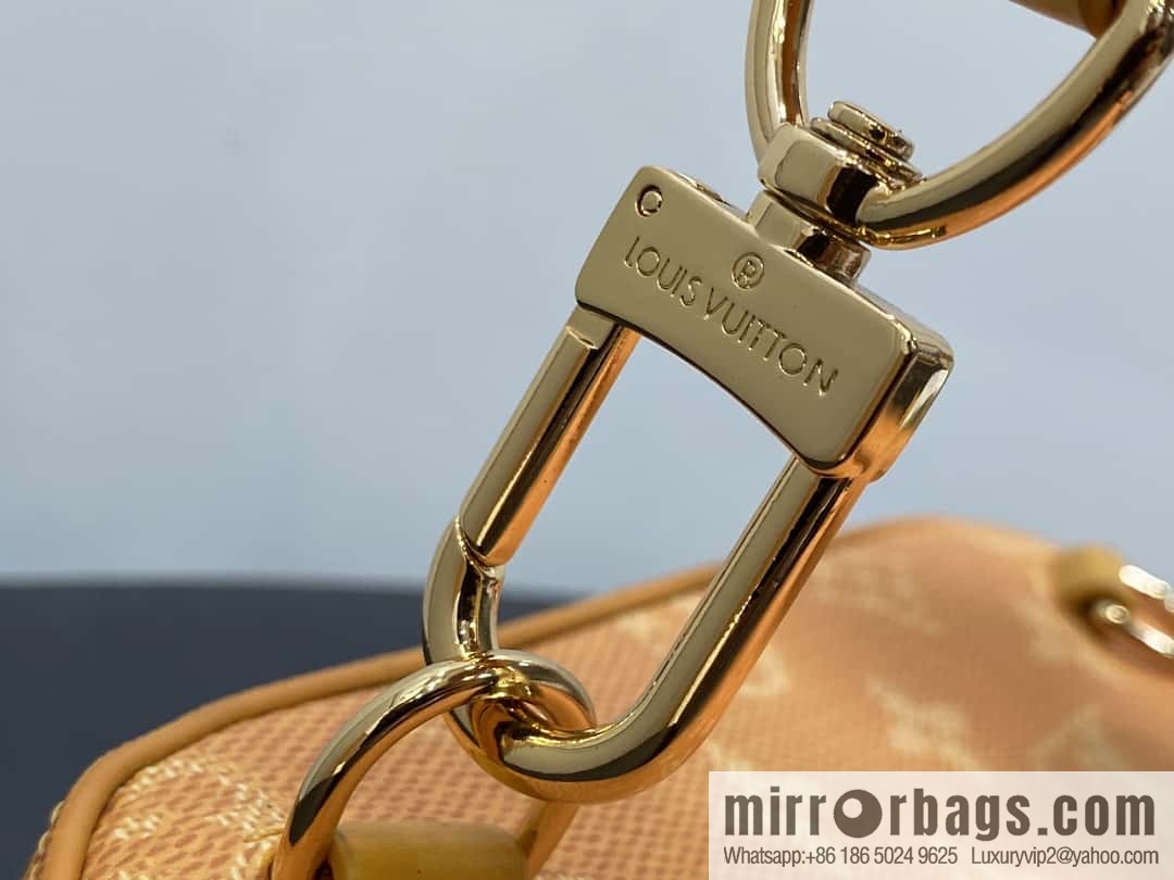 [Boutique‑grade] M12869 yellow (silk screen) men's bag breast bag series Avenue Slingbag NM handbag