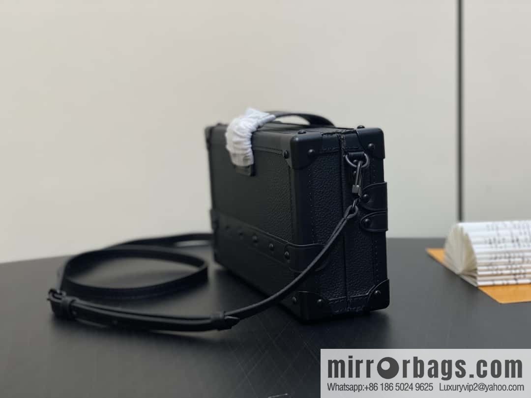 [Boutique‑grade] M24303 black black buckle, box bag series PETITE MALLE handbag
