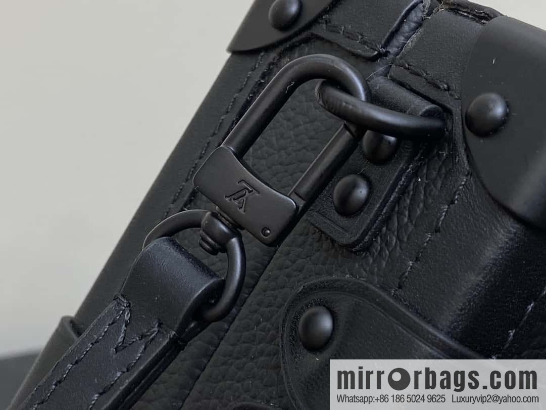 [Boutique‑grade] M24303 black black buckle, box bag series PETITE MALLE handbag