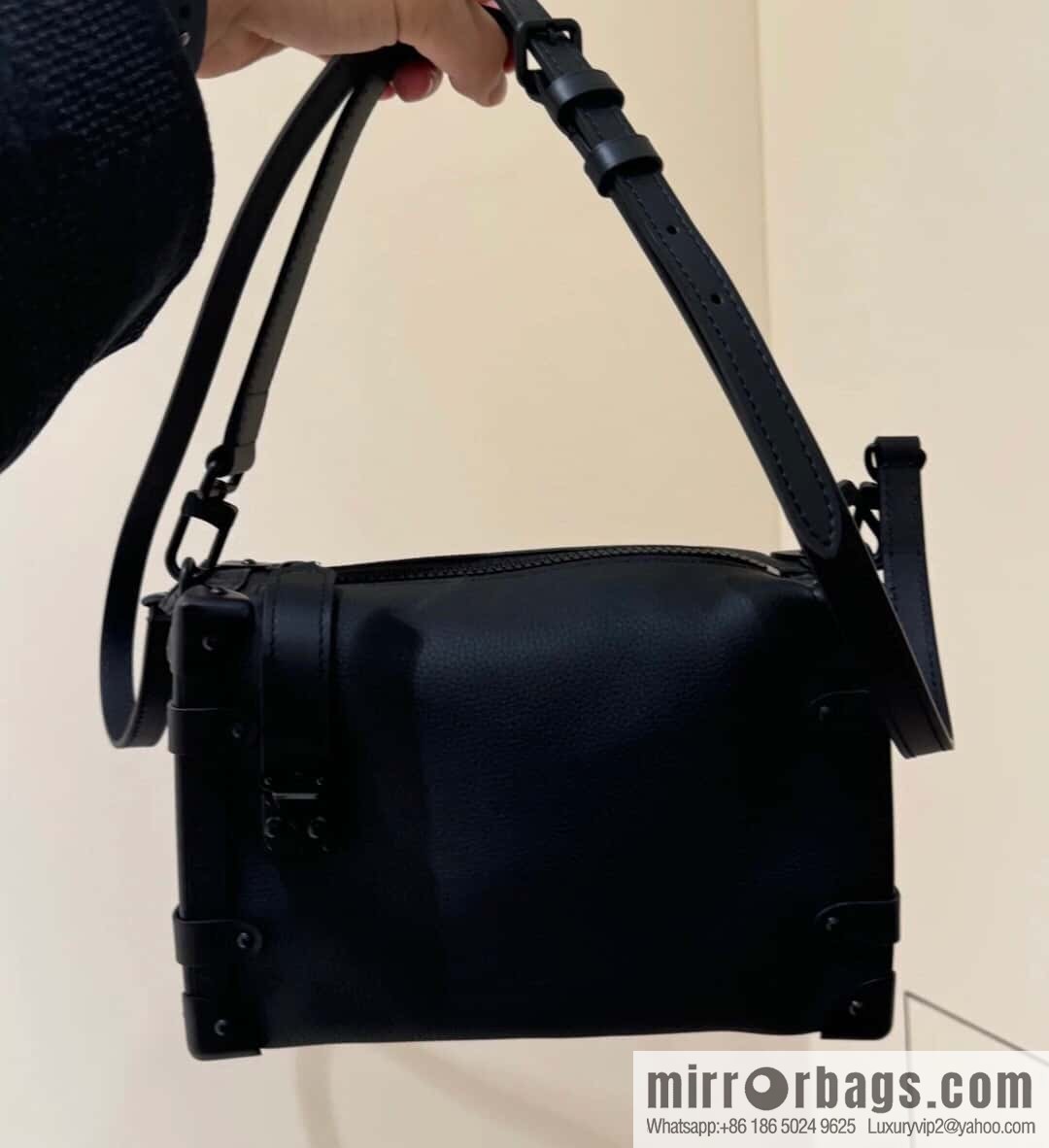 [Boutique‑grade] M24309 black buckle, full leather soft box bag series SIDE TRUNK medium handbag M46358