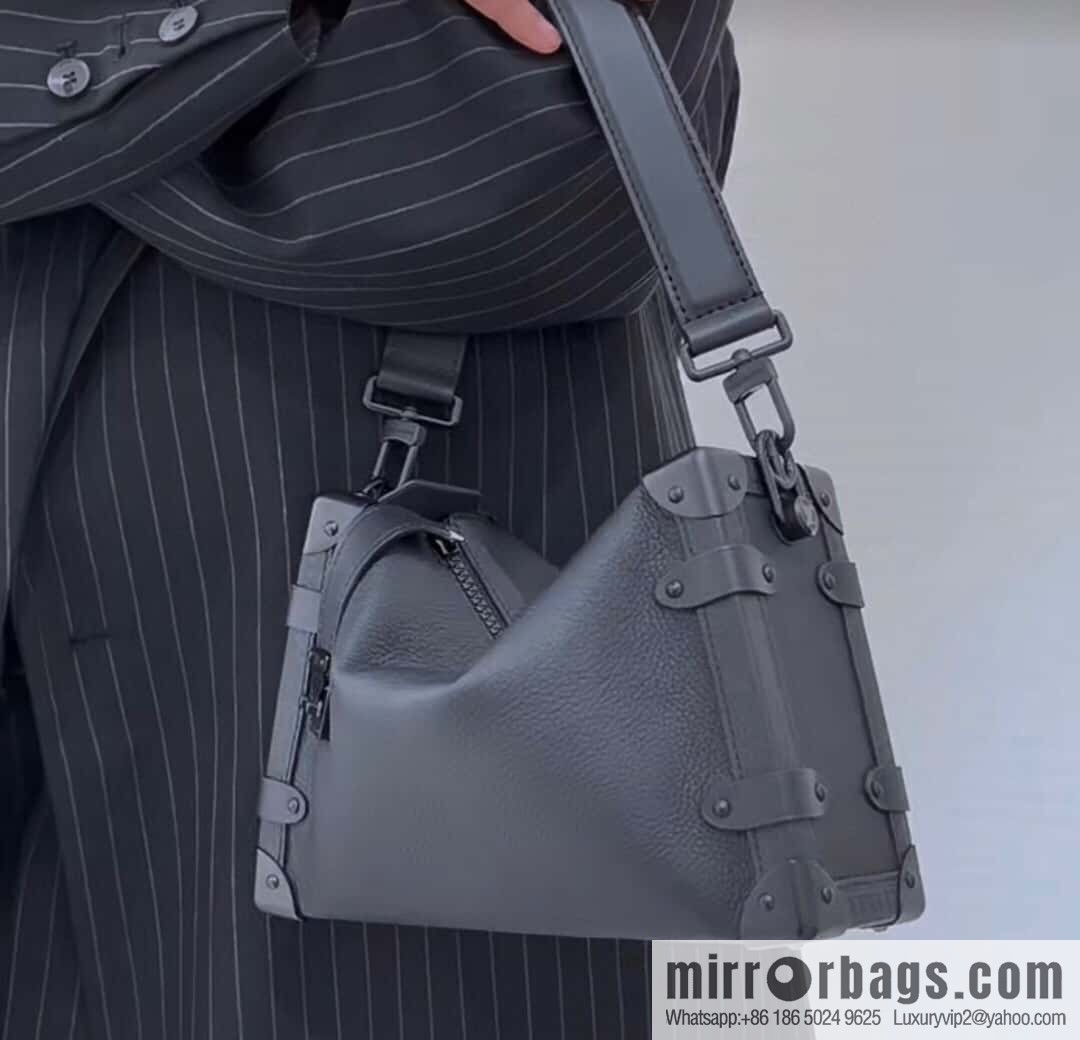 [Boutique‑grade] M24309 black buckle, full leather soft box bag series SIDE TRUNK medium handbag M46358